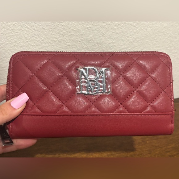 Badgley Mischka Red Quilted Wallet NWOT - Picture 3 of 9